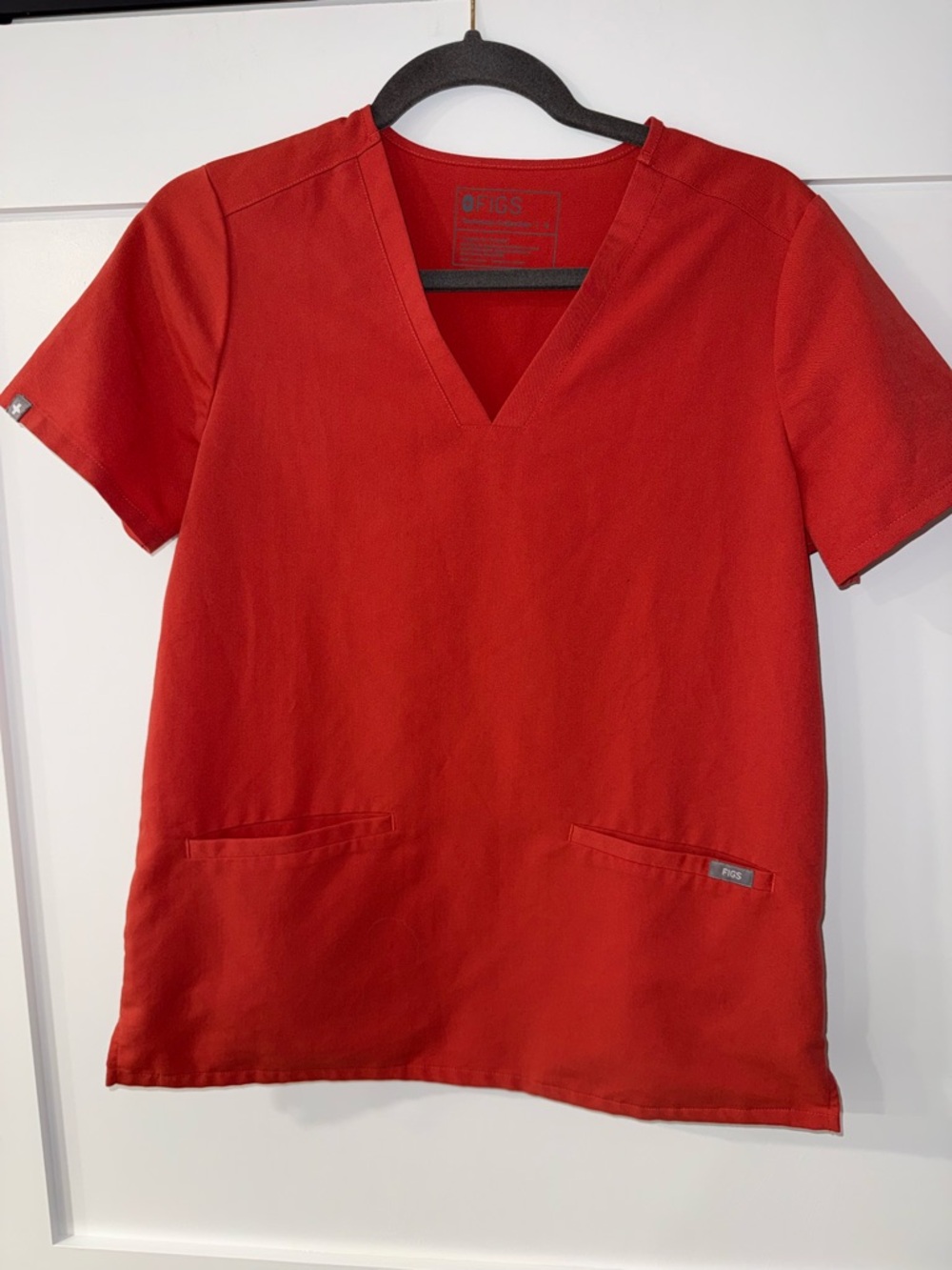 Figs Women's orange 2 pocket V-Neck Short Sleeve Scrub Top